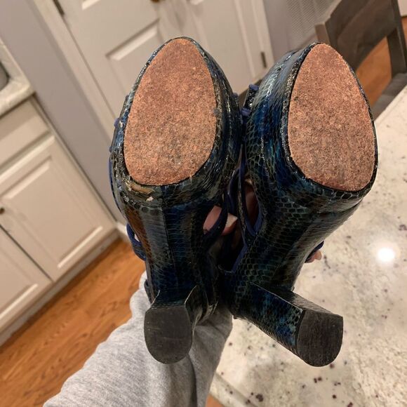 Rachel Zoe Blue Snake Embossed Leather Stacked Platform Heel sz 7 - Picture 6 of 7